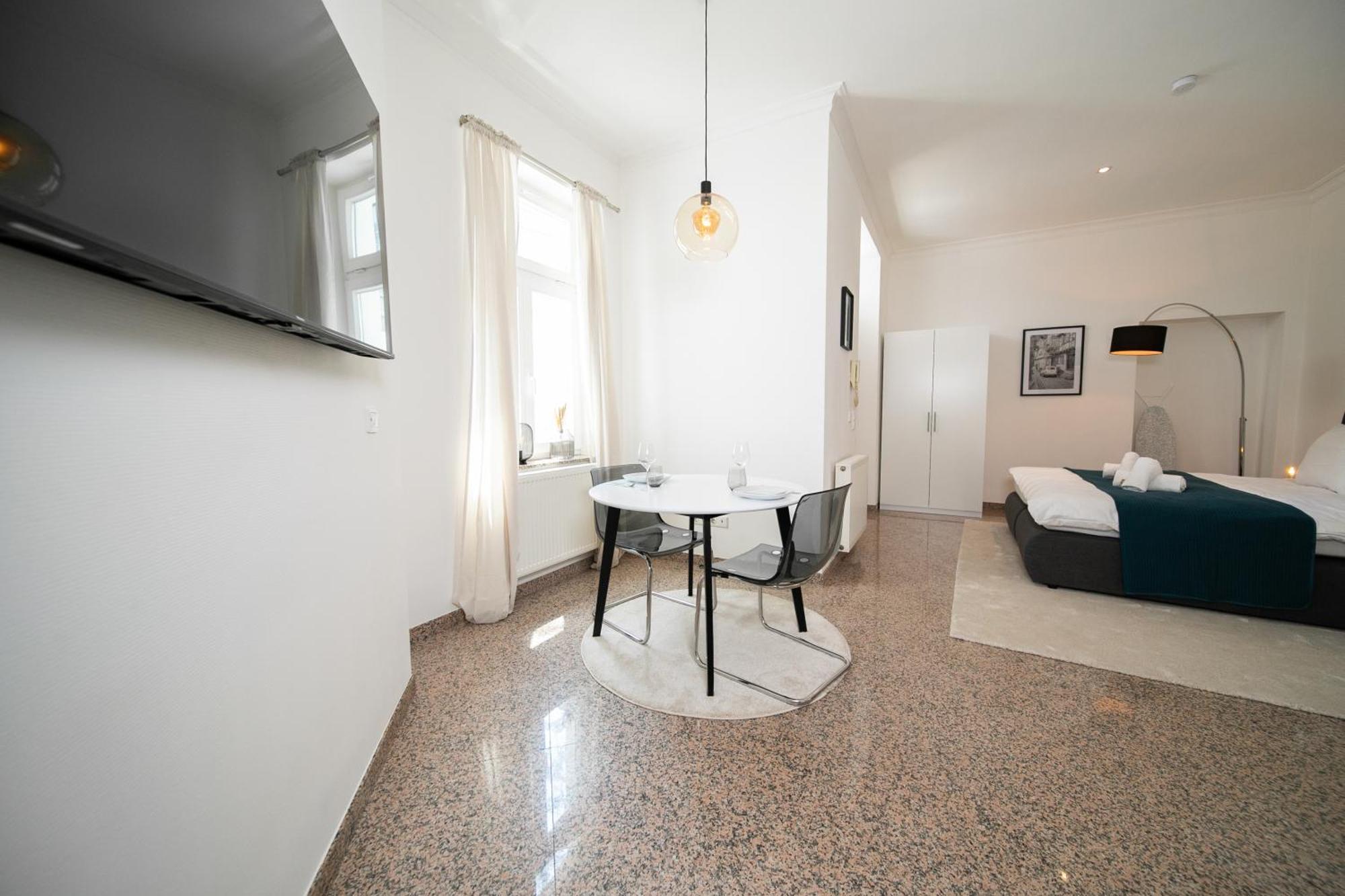 - Kitchen & More Apartment *